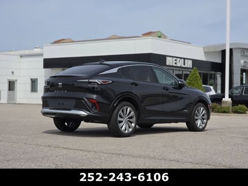 Used 2025 Buick Envista Avenir image 7