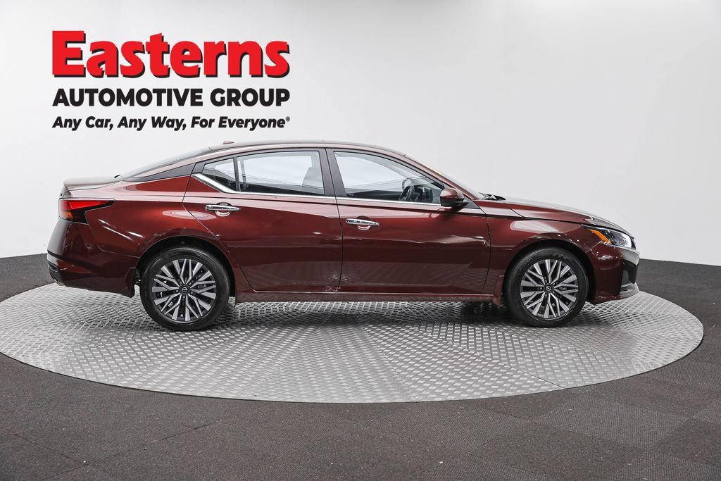 Used 2024 Nissan Altima 2.5 SV w/ SV Premium Package AWD/4WD image 4