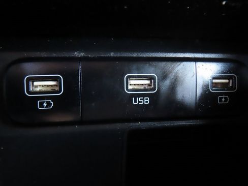 Used 2021 Kia Sorento LX image 7