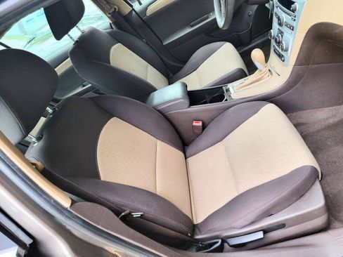 Used 2010 Chevrolet Malibu LS FWD image 22