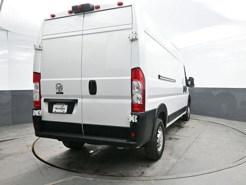Used 2025 RAM ProMaster 2500 w/ Convenience Group image 6
