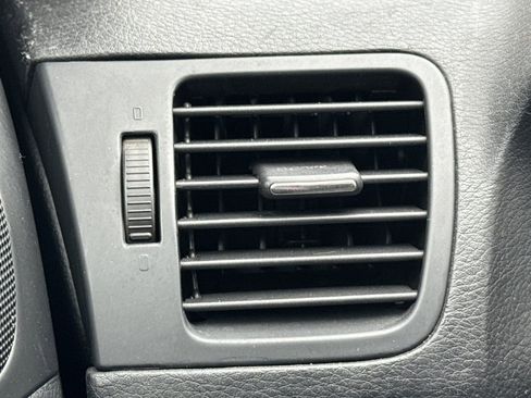 Used 2009 Subaru Outback 2.5i image 28