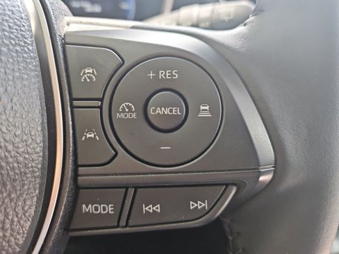 Used 2026 Toyota Corolla Cross XLE w/ Convenience Package FWD image 23