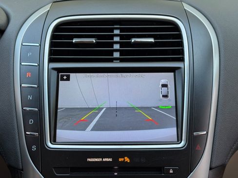 Used 2017 Lincoln MKX Select w/ Select Plus Package image 24