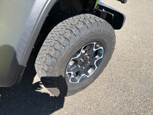 Used 2023 Jeep Wrangler Unlimited Rubicon 4xe w/ Cold Weather Group AWD/4WD image 35