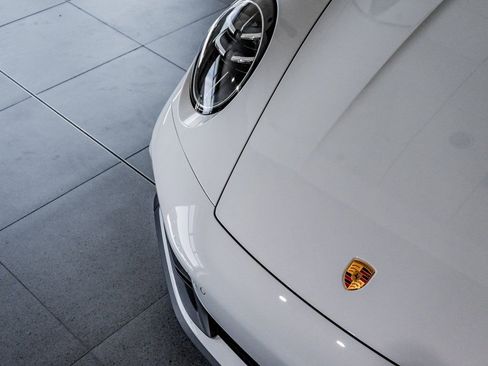 Certified 2025 Porsche 911 Carrera RWD image 15