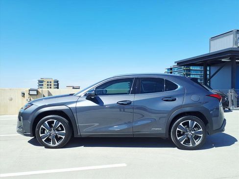 Used 2022 Lexus UX 250h w/ Accessory Package (Z1) image 3