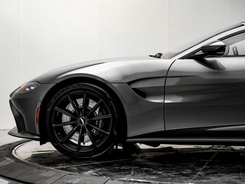 Used 2020 Aston Martin V8 Vantage Coupe image 6