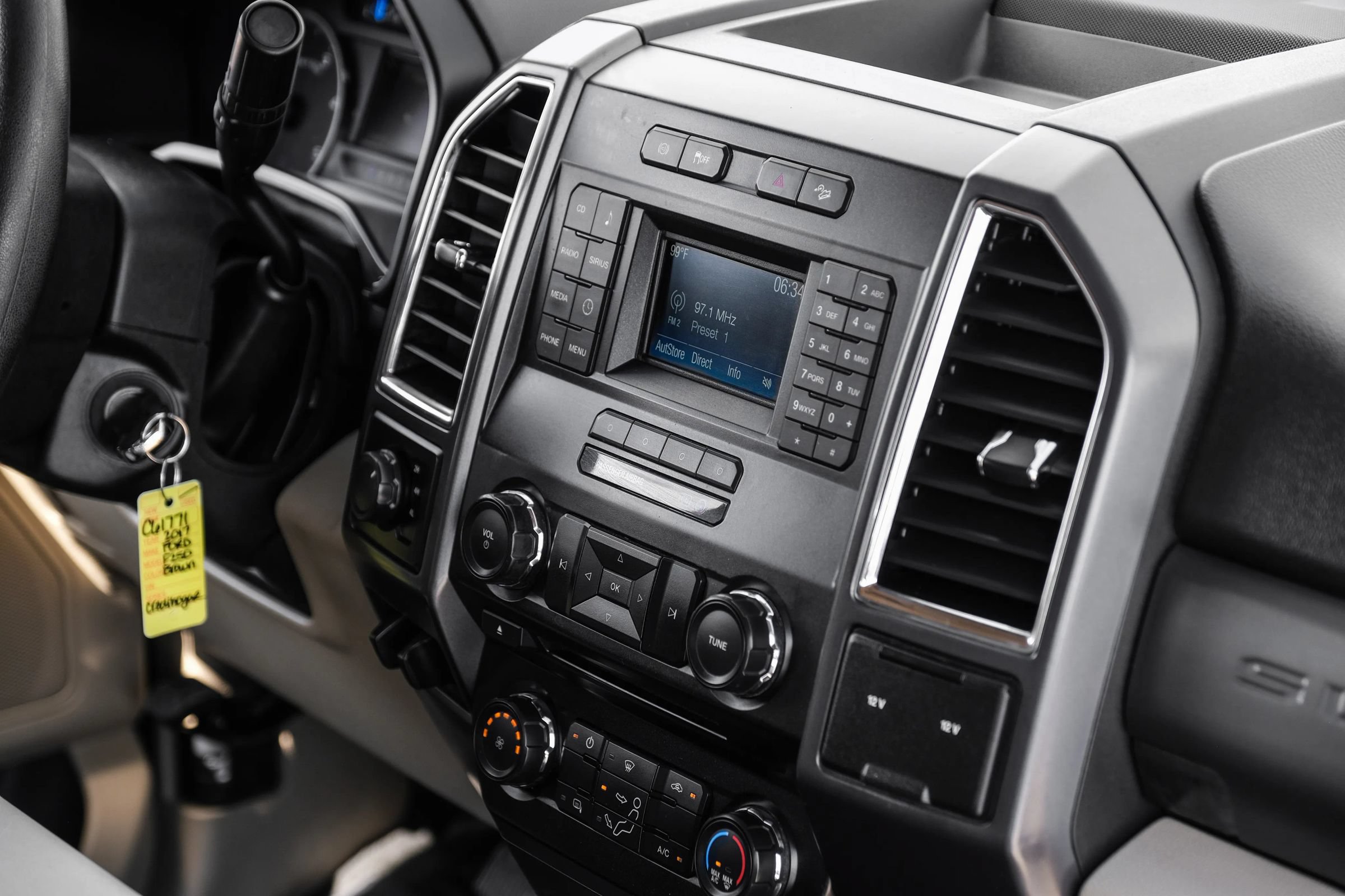 Used 2017 Ford F250 XLT w/ XLT Value Package AWD/4WD image 27