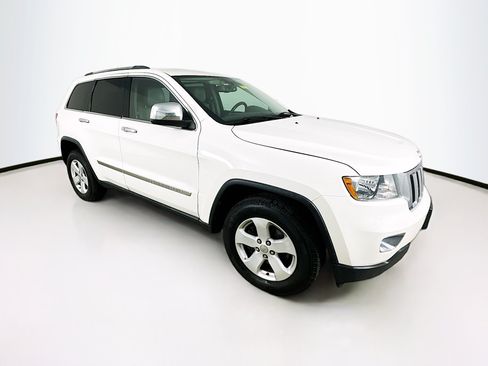 Used 2011 Jeep Grand Cherokee Laredo AWD/4WD image 1