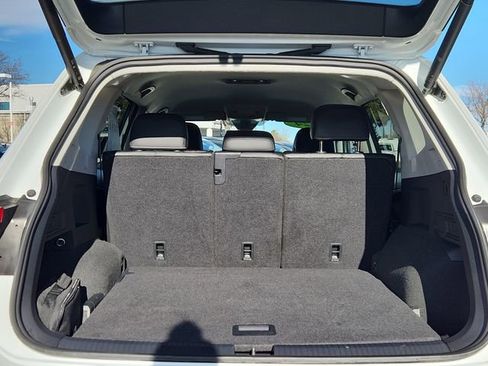 Certified 2024 Volkswagen Tiguan SE image 10