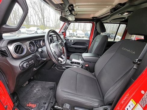 Used 2018 Jeep Wrangler Unlimited Sahara image 15
