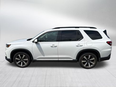 Used 2024 Honda Pilot Touring image 8