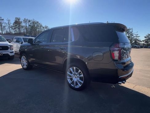 Used 2021 Chevrolet Tahoe High Country w/ Premium Package image 4