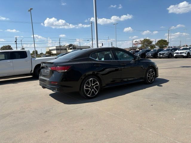 Used 2025 Nissan Sentra SR FWD image 3