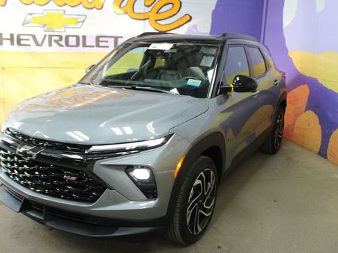 Used 2025 Chevrolet TrailBlazer RS w/ Convenience Package AWD/4WD image 4