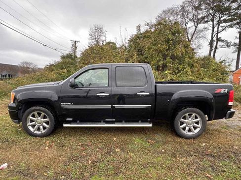 Used 2010 GMC Sierra 1500 Denali image 3