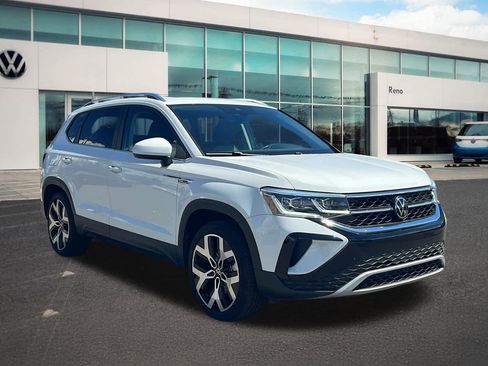 Used 2023 Volkswagen Taos SEL image 3