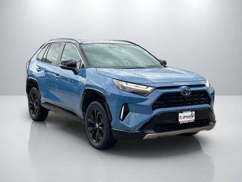 Used 2023 Toyota RAV4 XSE AWD/4WD image 3