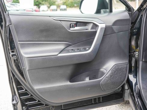 Used 2025 Toyota RAV4 XLE AWD/4WD image 24