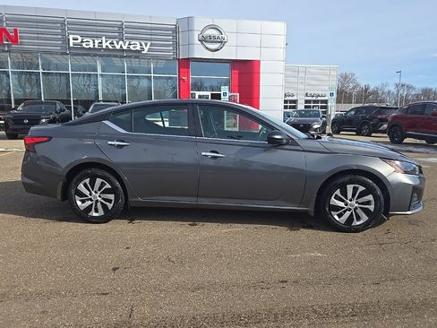 New 2025 Nissan Altima 2.5 S image 8