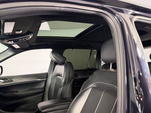 Certified 2024 Jeep Grand Cherokee Limited w/ Luxury Tech Group II image 21