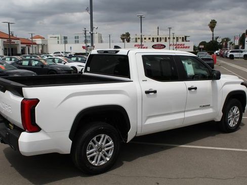 Certified 2025 Toyota Tundra SR5 AWD/4WD image 10