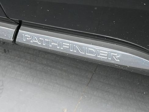Used 2025 Nissan Pathfinder Platinum FWD image 21