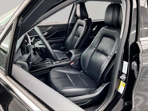 Used 2022 Lincoln Corsair AWD w/ Equipment Group 101A image 25
