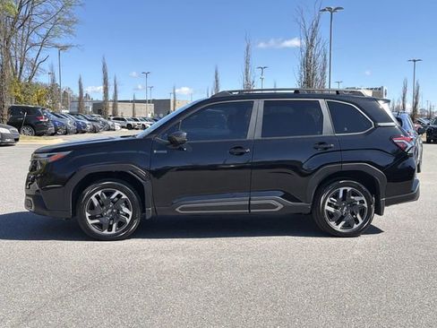 Used 2025 Subaru Forester Limited image 6