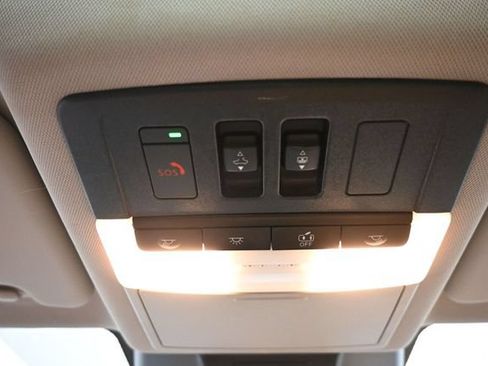 Used 2022 Nissan Rogue Platinum w/ Head-Up Display Package AWD/4WD image 33