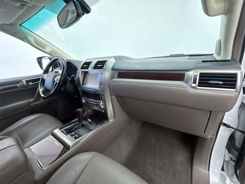 Used 2019 Lexus GX 460 Premium image 16