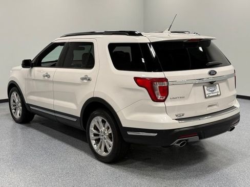 Certified 2018 Ford Explorer Limited w/ Equipment Group 301A FWD image 9