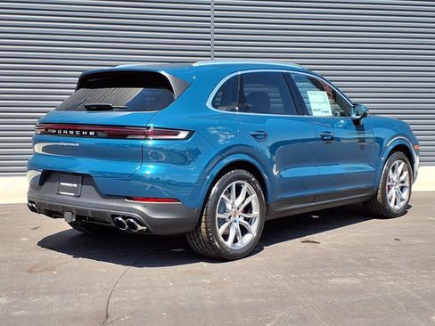 New 2025 Porsche Cayenne S image 30