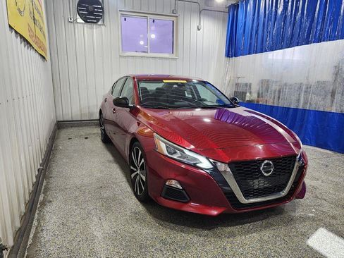 Used 2020 Nissan Altima 2.5 SR FWD image 3