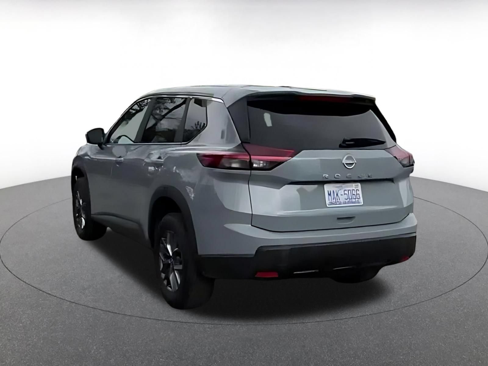 Used 2026 Nissan Rogue SV FWD image 10