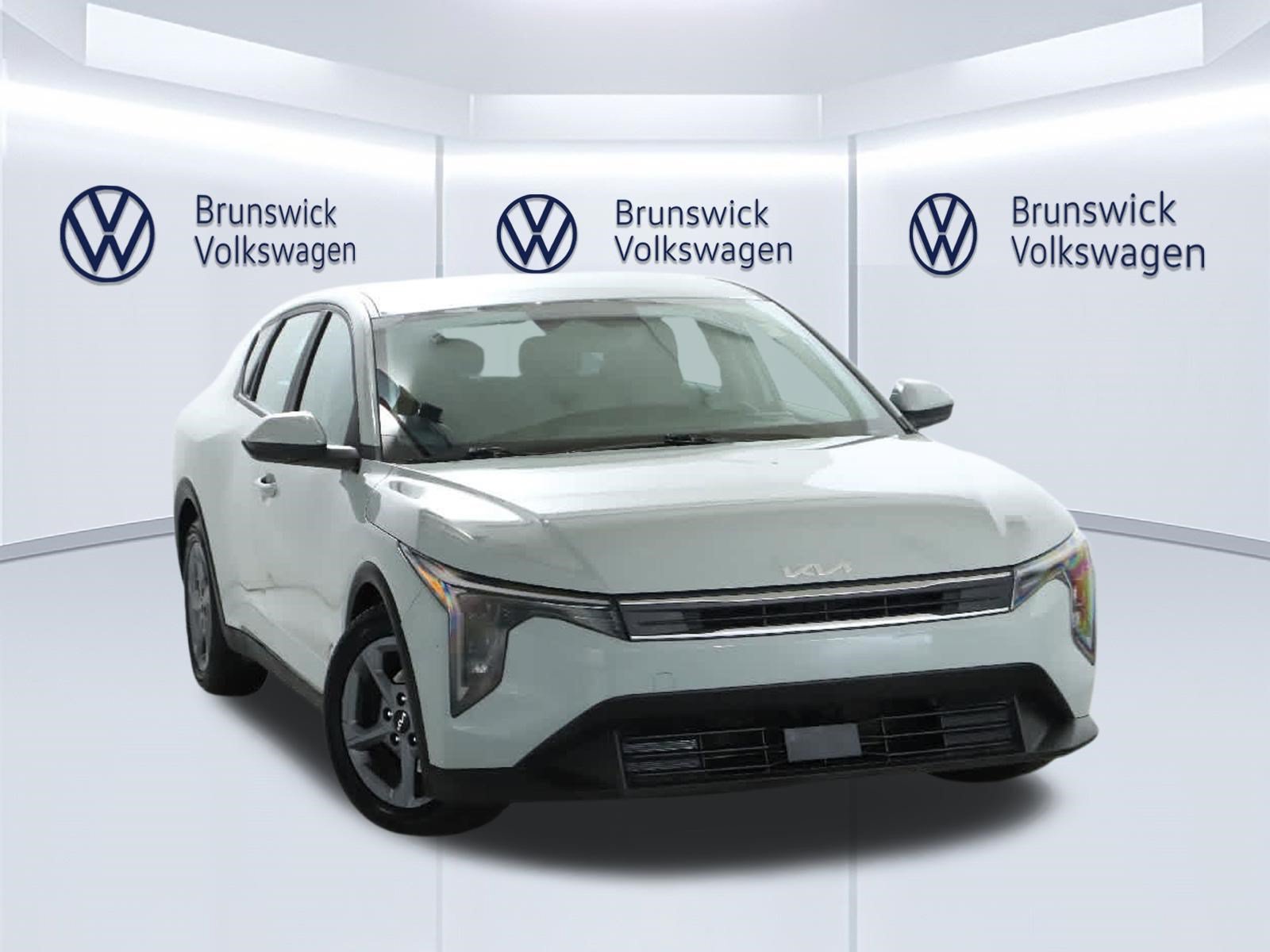 Used 2025 Kia K4 FWD image 2
