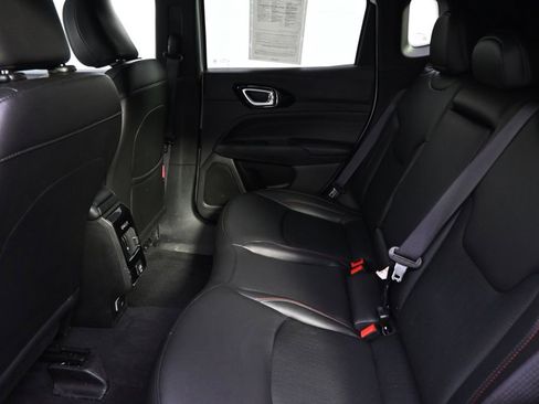 Used 2025 Jeep Compass Trailhawk image 21