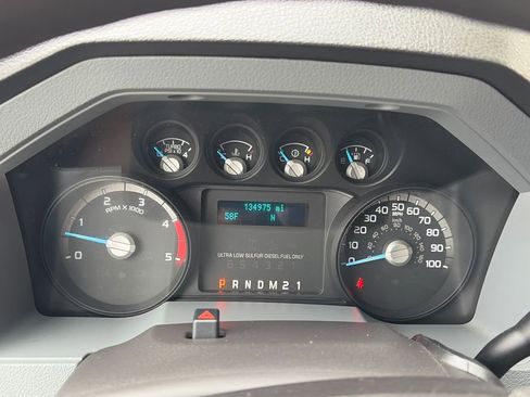 Used 2014 Ford F250 XLT w/ XLT Interior Package AWD/4WD image 11
