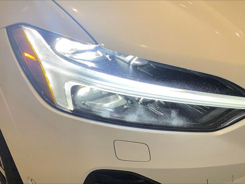Used 2023 Volvo XC60 B5 Plus w/ Climate Package AWD/4WD image 30