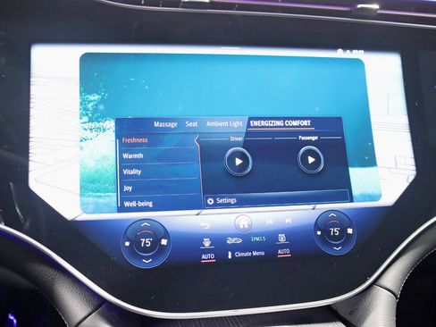 Used 2023 Mercedes-Benz EQS 580 4MATIC SUV w/ Exclusive Trim Package image 27