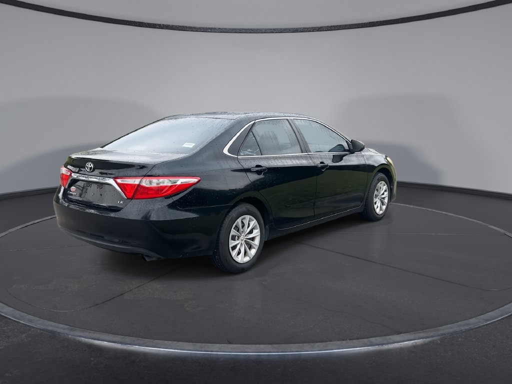 Used 2016 Toyota Camry LE FWD image 8
