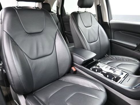 Certified 2019 Ford Edge Titanium w/ Cold Weather Package AWD/4WD image 30