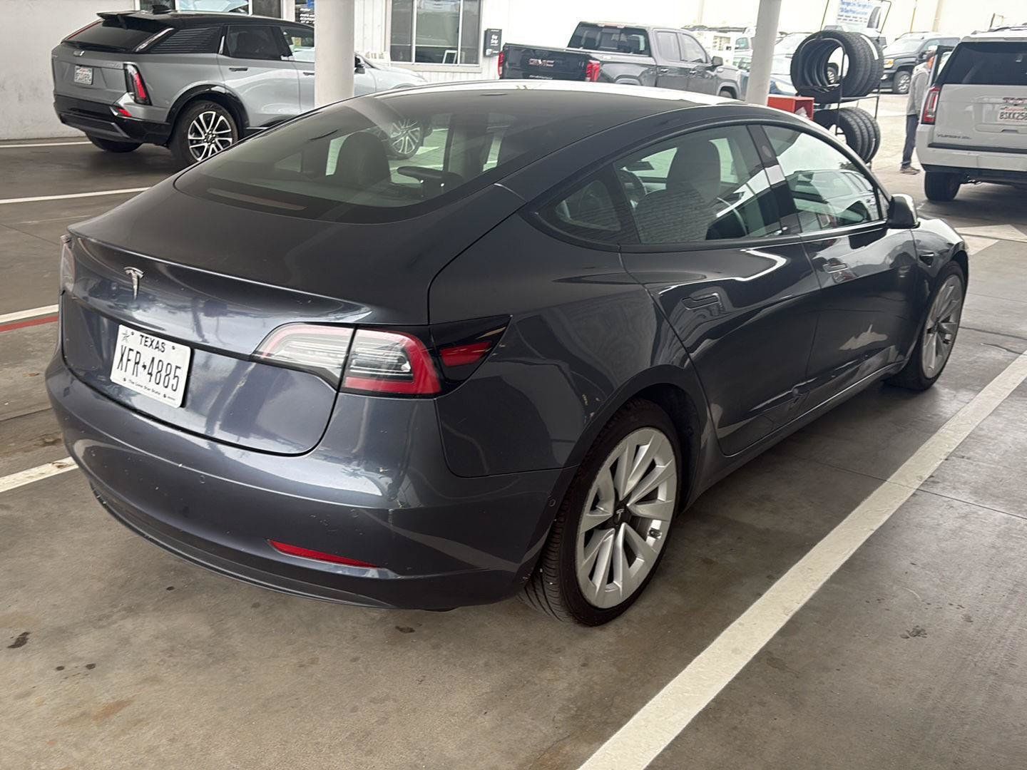 Used 2022 Tesla Model 3 Standard Range RWD image 2