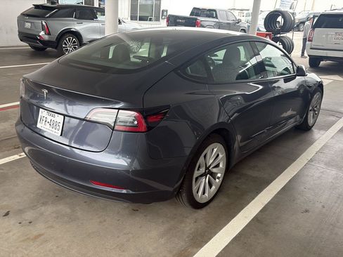 Used 2022 Tesla Model 3 Standard Range RWD image 2