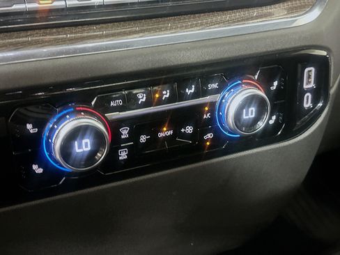 Used 2023 GMC Sierra 1500 Elevation AWD/4WD image 23