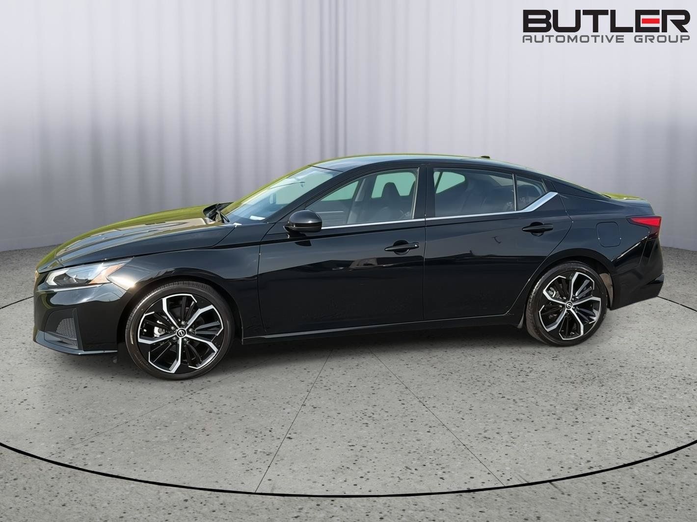Used 2024 Nissan Altima 2.5 SR FWD image 3