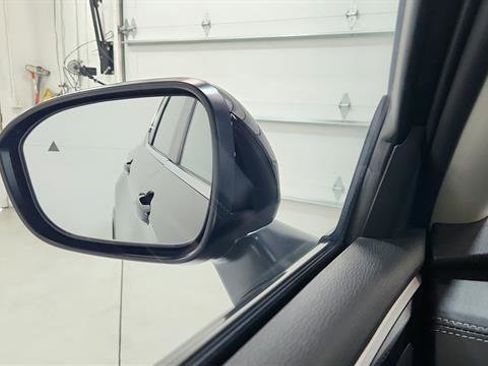 Used 2024 Mitsubishi Outlander SE image 12