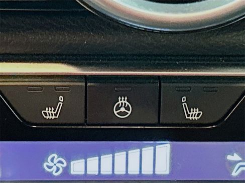 Used 2024 Nissan Sentra SV w/ All-Weather Package image 17