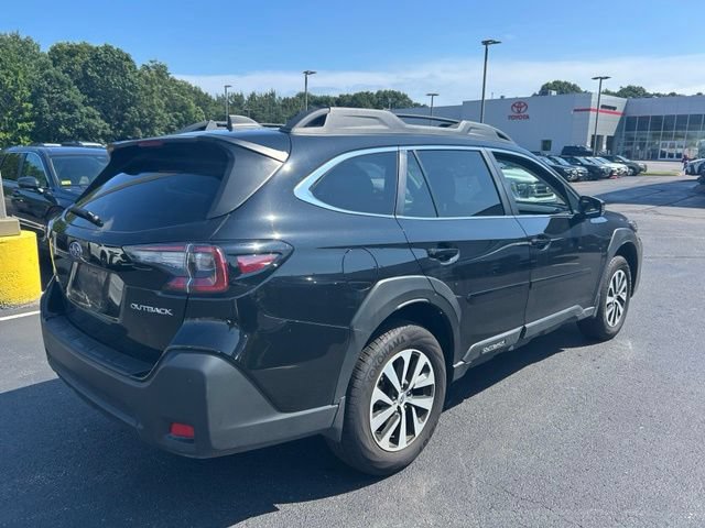 Used 2025 Subaru Outback Premium AWD/4WD image 4
